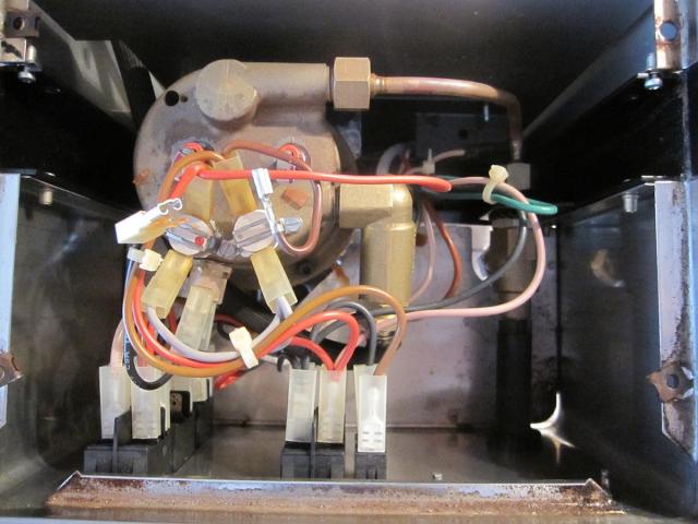 Photograph of the internals of a Rancilio Silvia espresso machine